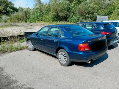 Gebraucht Audi A4 1995 Blau Limousine