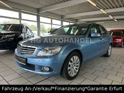 Gebraucht Mercedes C180 156 PS (114 kW) 2010 Blau Limousine