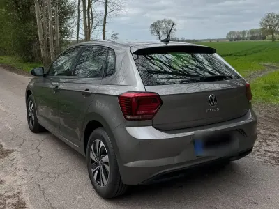 Usata VW Polo Comfortline 95 CV (69 kW) 2021 Grigio Utilitaria