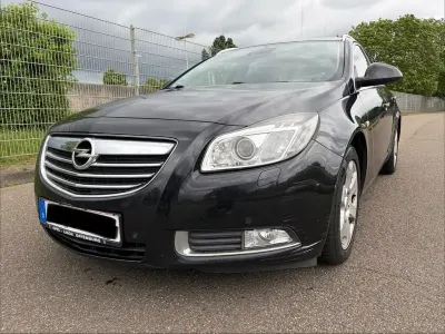 Gebraucht Opel Insignia Sport 160 PS (117 kW) 2012 Schwarz Kombi