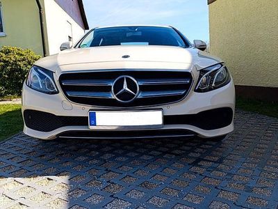 Second-hand Mercedes E200 Exclusive 150 CP (110 kW) 2019 Galben Berlinǎ
