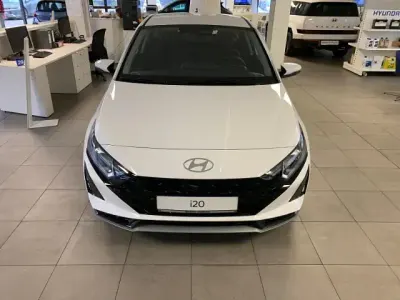 Neu Hyundai i20 Blackline 90 PS (66 kW) 2026 Weiß Kleinwagen