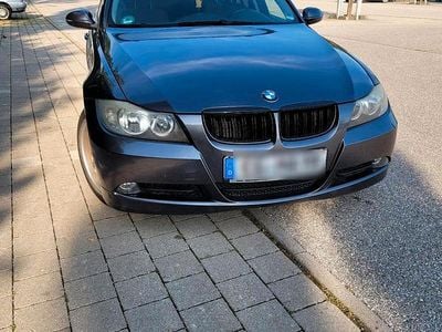 Grau Gebraucht 2006 BMW 318 Kombi | 1.350 € (Guter Preis)