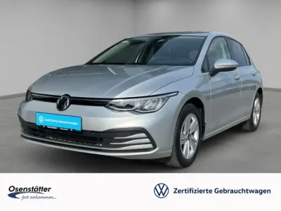 Second-hand VW Golf VIII Life 150 CP (110 kW) 2023 Argintiu Berlinǎ