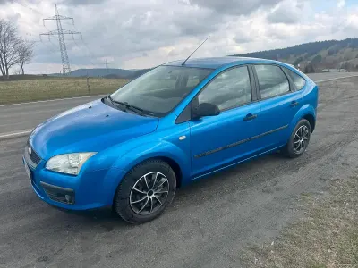 Gebraucht Ford Focus 100 PS (73 kW) 2005 Blau Limousine