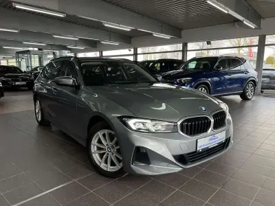 Używany BMW 320 190 KM (139 kW) 2023 Szary Kombi