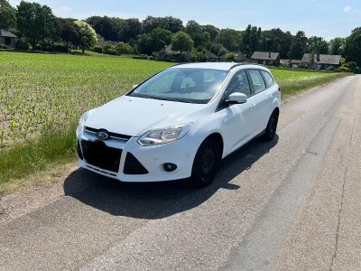 Gebraucht Ford Focus 125 PS (91 kW) 2014 Weiß Kombi