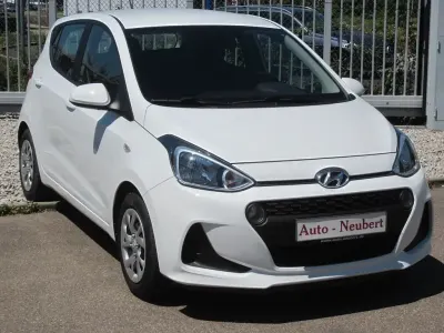 Gebraucht Hyundai i10 Trend 67 PS (49 kW) 2019 Weiß Kleinwagen