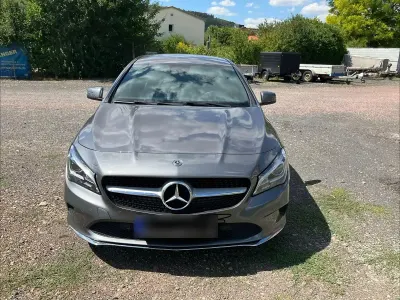 Gebraucht Mercedes CLA200 Urban 156 PS (114 kW) 2019 Grau Coupé