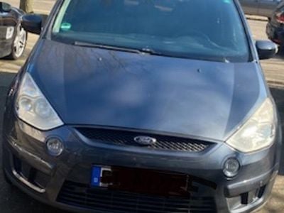 Grau Gebraucht 2007 Ford S-MAX S Van / Kleinbus | 2.400 € (Fairer Preis)