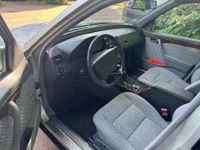 Gebraucht Mercedes C180 1994 Grau Limousine