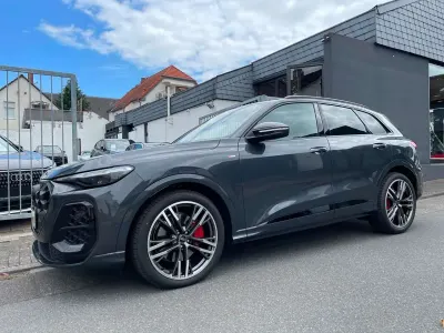 Neu Audi Q5 S-Line 204 PS (150 kW) 2026 Grau SUV