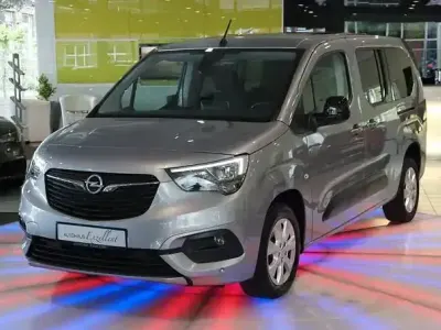 Gebraucht Opel Combo Life Elegance 131 PS (96 kW) 2022 Andere Limousine