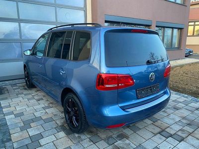 Blau Gebraucht 2013 VW Touran Comfortline Van / Kleinbus | 12.400 € (Fairer Preis)