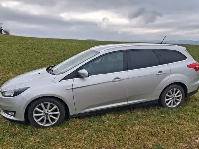 Gebraucht Ford Focus Titanium 125 PS (91 kW) 2018 Silber Kombi