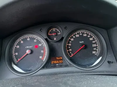 Używany Opel Astra 115 KM (84 kW) 2009 Niebieski Sedan/Limuzyna