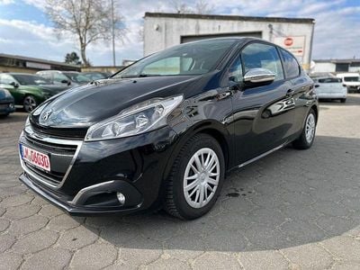 Gebraucht Peugeot 208 Style 99 PS (72 kW) 2017 Schwarz Kleinwagen
