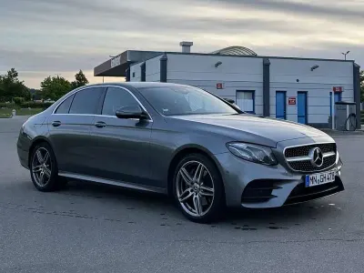 Gebraucht Mercedes E220 AMG line 194 PS (142 kW) 2017 Limousine