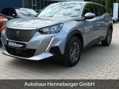 Gebraucht Peugeot e-2008 Active 100 kW (136 PS) 2021 Silber SUV