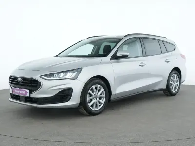 Gebraucht Ford Focus Cool & Connect 120 PS (88 kW) 2022 Polar silber Limousine