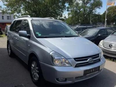 Gebraucht Kia Carnival EX 185 PS (136 kW) 2007 Silber Van / Kleinbus