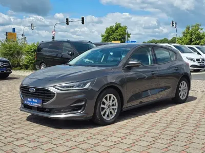 Używany Ford Focus 120 KM (88 kW) 2022 Szary Sedan/Limuzyna