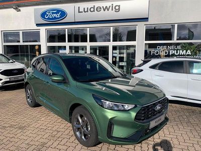 Gebraucht Ford Kuga ST-Line 186 PS (136 kW) 2024 Grün SUV