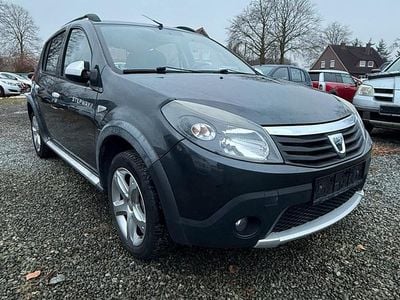 Gebraucht Dacia Sandero Stepway 84 PS (61 kW) 2011 Grau SUV