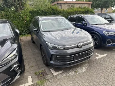 Gebraucht VW Tiguan R 150 PS (110 kW) 2026 Grau SUV
