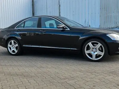 Gebraucht Mercedes S500 387 PS (284 kW) 2007 Schwarz Limousine