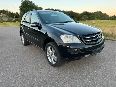 Gebraucht Mercedes ML320 224 PS (164 kW) 2006 Schwarz SUV
