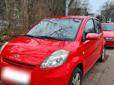Gebraucht Daihatsu Sirion 70 PS (51 kW) 2008 Rot Kleinwagen