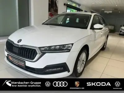 Gebraucht Skoda Octavia Ambition 116 PS (85 kW) 2023 Candyweiss Kombi