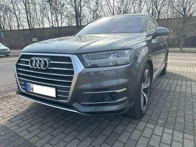 Używany Audi Q7 S-Line 340 KM (250 kW) 2016 Szary SUV