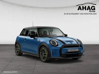 Gebraucht Mini Cooper SE 135 kW (184 PS) 2023 Island blue Kleinwagen