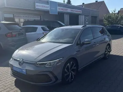 Gebraucht VW Golf VII R-line 150 PS (110 kW) 2021 Mondsteingrau Kleinwagen