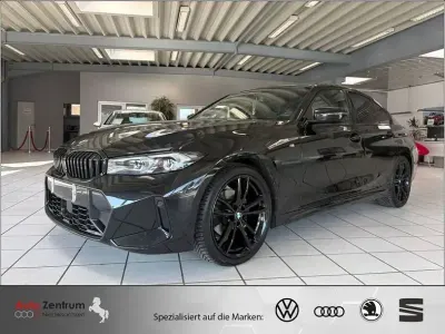 Gebraucht BMW 320 M Sport 190 PS (139 kW) 2023 Schwarz Limousine