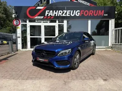 Usata Mercedes C180 AMG line 156 CV (114 kW) 2018 Blu Berlina