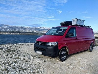 Second-hand VW Transporter 114 CP (83 kW) 2014 Roșu Van