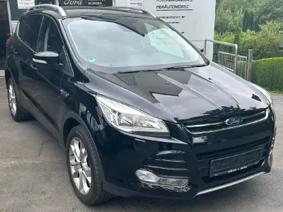 Gebraucht Ford Kuga Titanium 150 PS (110 kW) 2015 Schwarz SUV