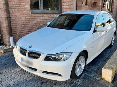 Second-hand BMW 323 177 CP (130 kW) 2005 Alb Berlinǎ