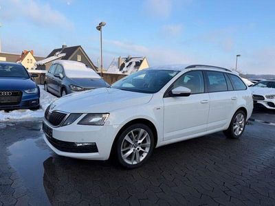 Weiß Gebraucht 2019 Skoda Octavia Clever Kombi | 17.890 € (Etwas zu teuer)