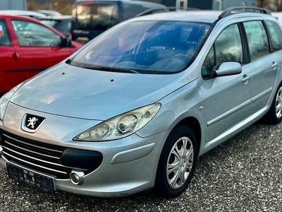 Silber Gebraucht 2007 Peugeot 307 Kombi | 1.200 €