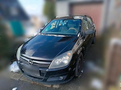 Schwarz Gebraucht 2005 Opel Astra Limousine | 510 € (Superpreis)