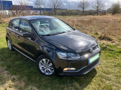 Gebraucht VW Polo 90 PS (66 kW) 2015 Schwarz Limousine