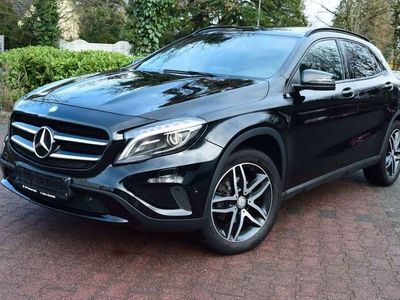 gebraucht Mercedes GLA180 Auto/Navi/Pano/Night/Xenon/ SD/1.Hand