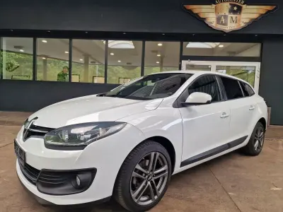 Gebraucht Renault Mégane Authentique 110 PS (80 kW) 2014 Weiß Limousine