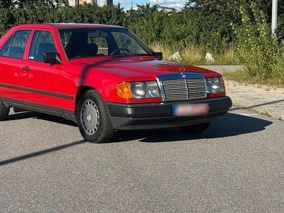 Usata Mercedes E260 160 CV (117 kW) 1988 Rosso Berlina