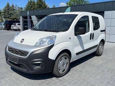 Gebraucht Fiat Fiorino 80 PS (58 kW) 2019 Weiß Van / Kleinbus