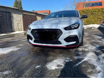 Grau Gebraucht 2017 Hyundai i30 Limousine | 25.000 €